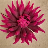 Pink bordeaux plastik kunstig blomst gammel tysk  blomst genbrug fra 1970'erne